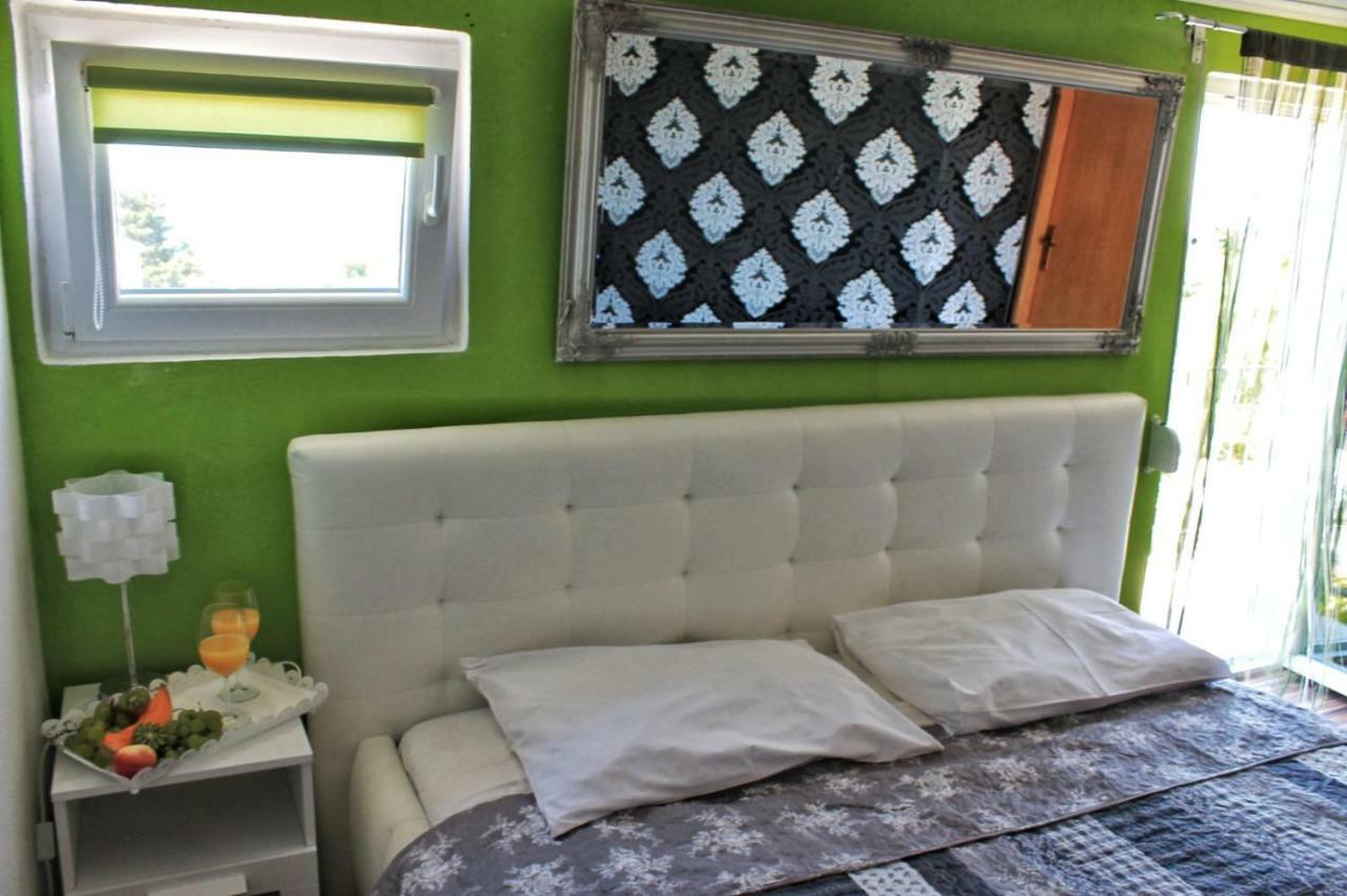 Penhaus Apartman Angelus Drage Pakostane Exterior photo