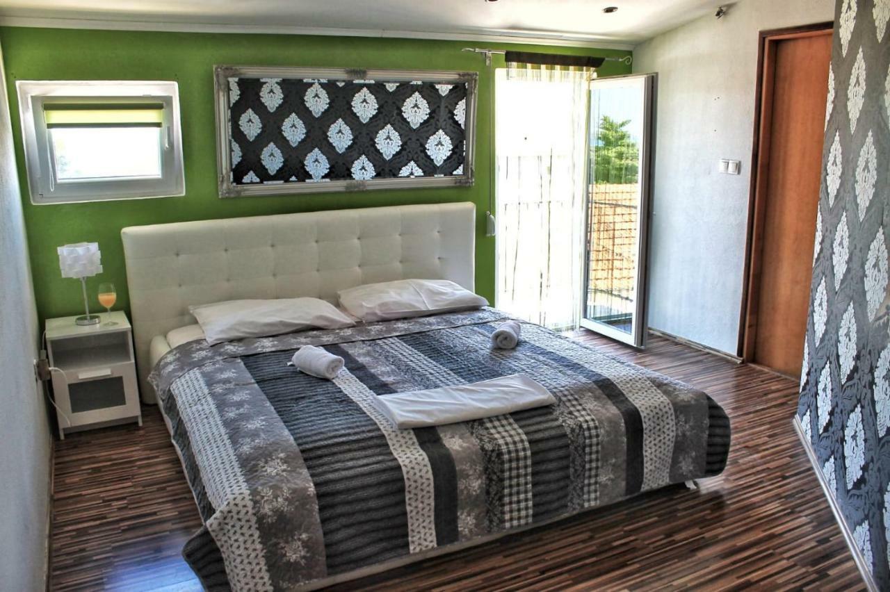 Penhaus Apartman Angelus Drage Pakostane Exterior photo